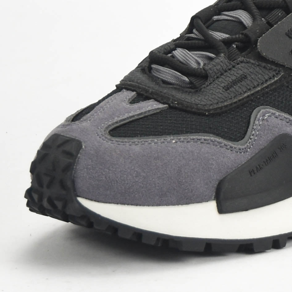 PEAK SHOES