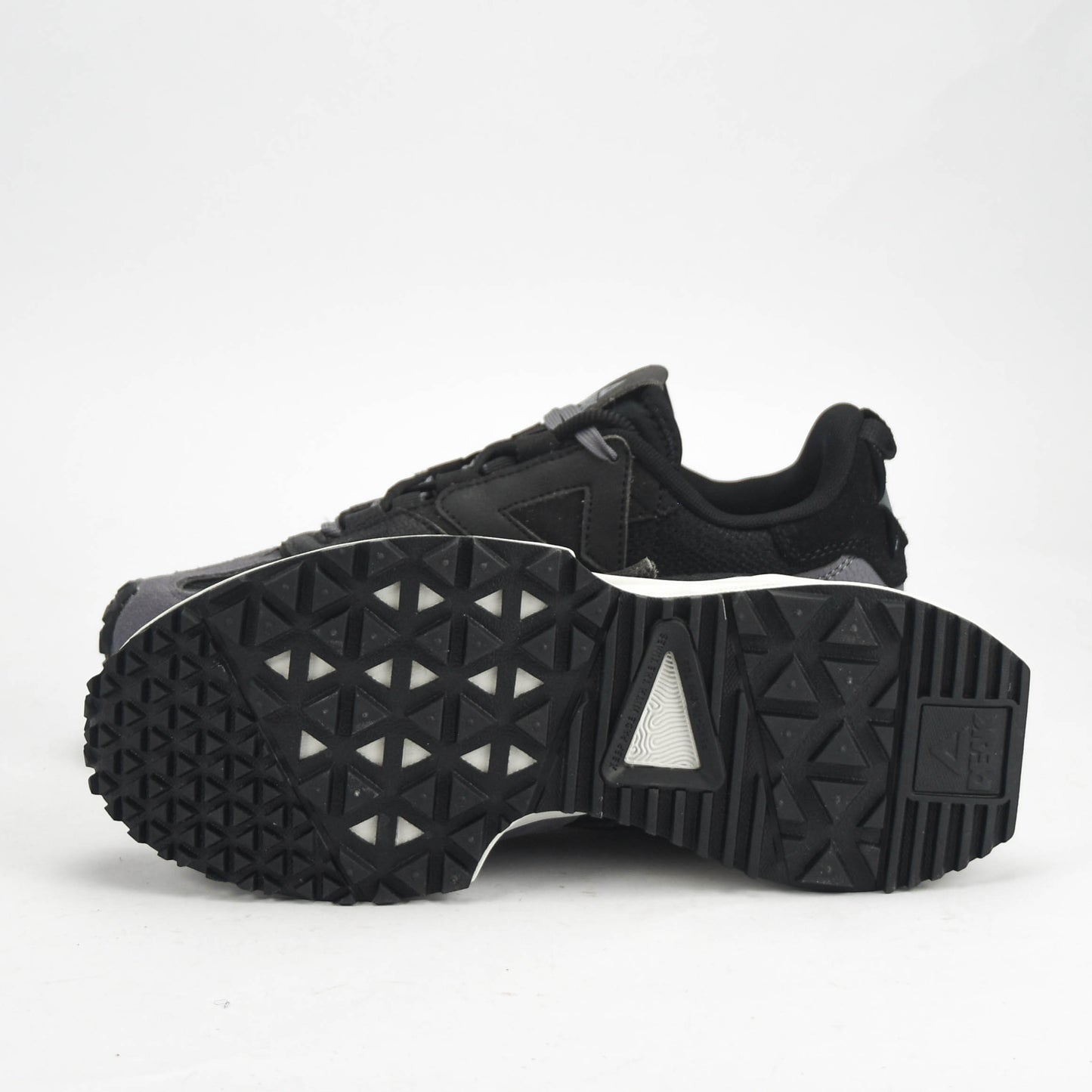 PEAK SHOES