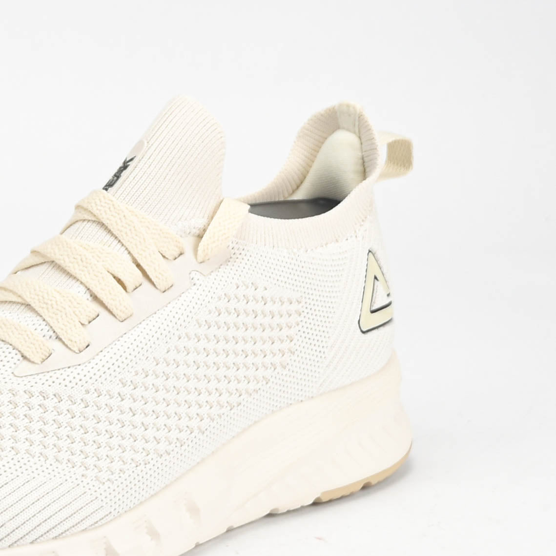 PEAK SHOES